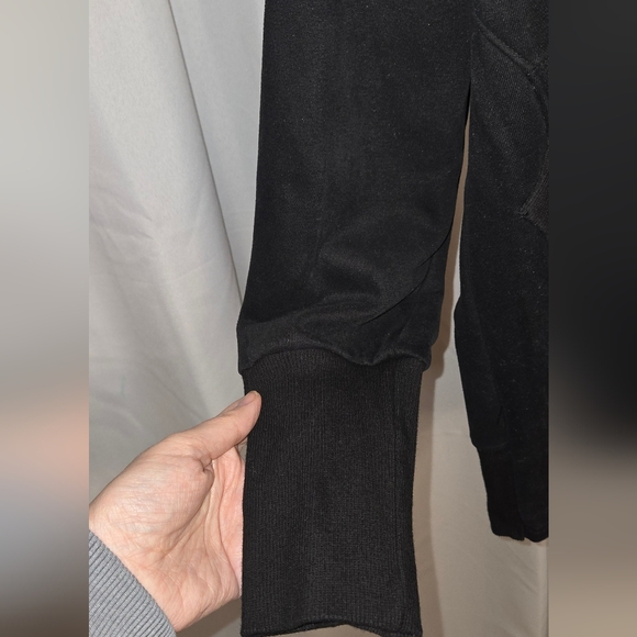 Women's Black Hooded Sweatshirt Oversized XL Unknown Label From‎ Online Bouquet - Picture 2 of 10